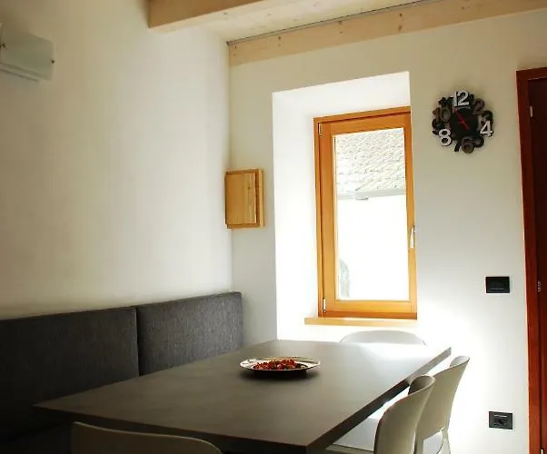 La Casa Del Borgo 펜션 데르비오